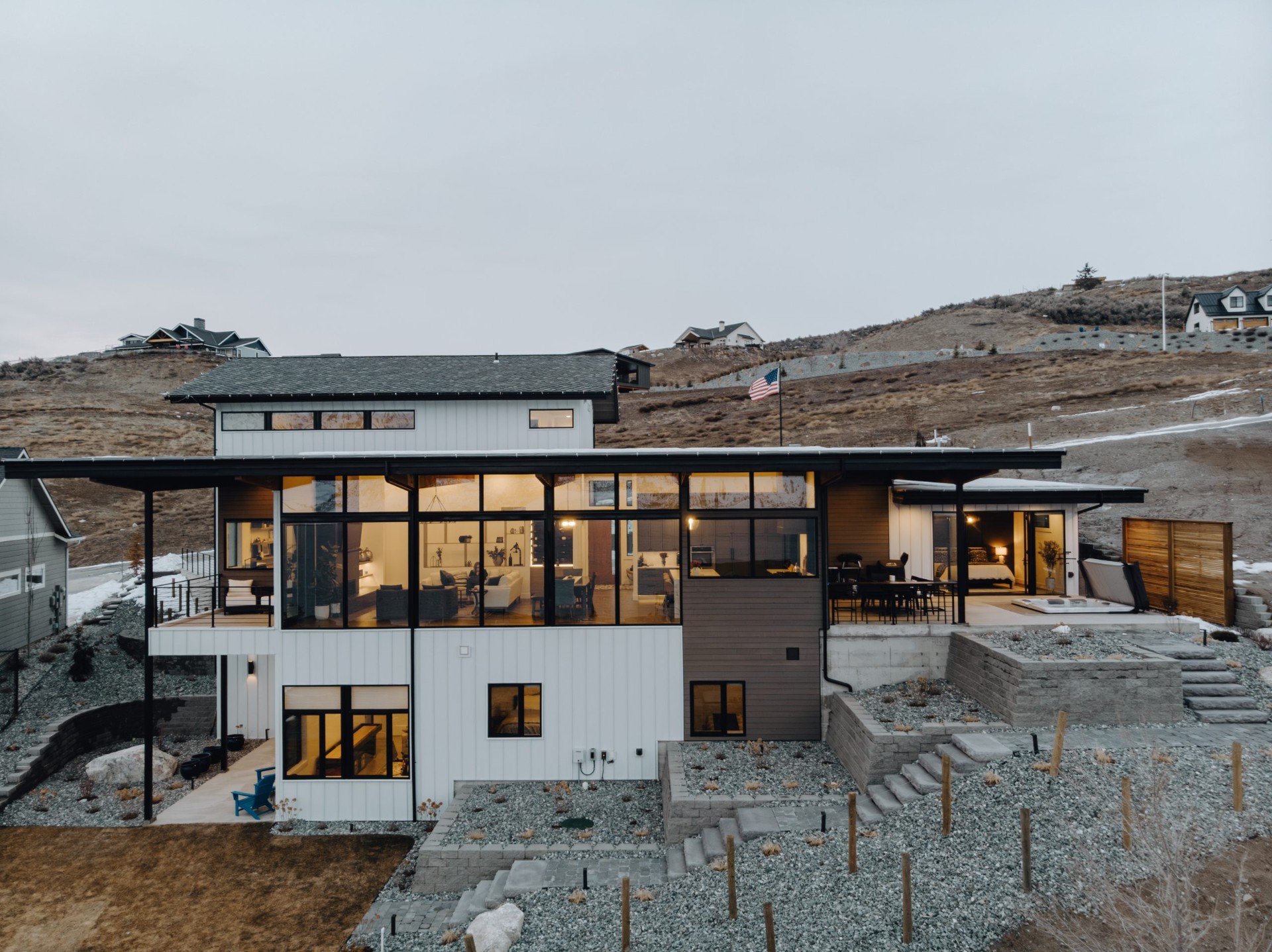 Modern Wenatchee home at dusk